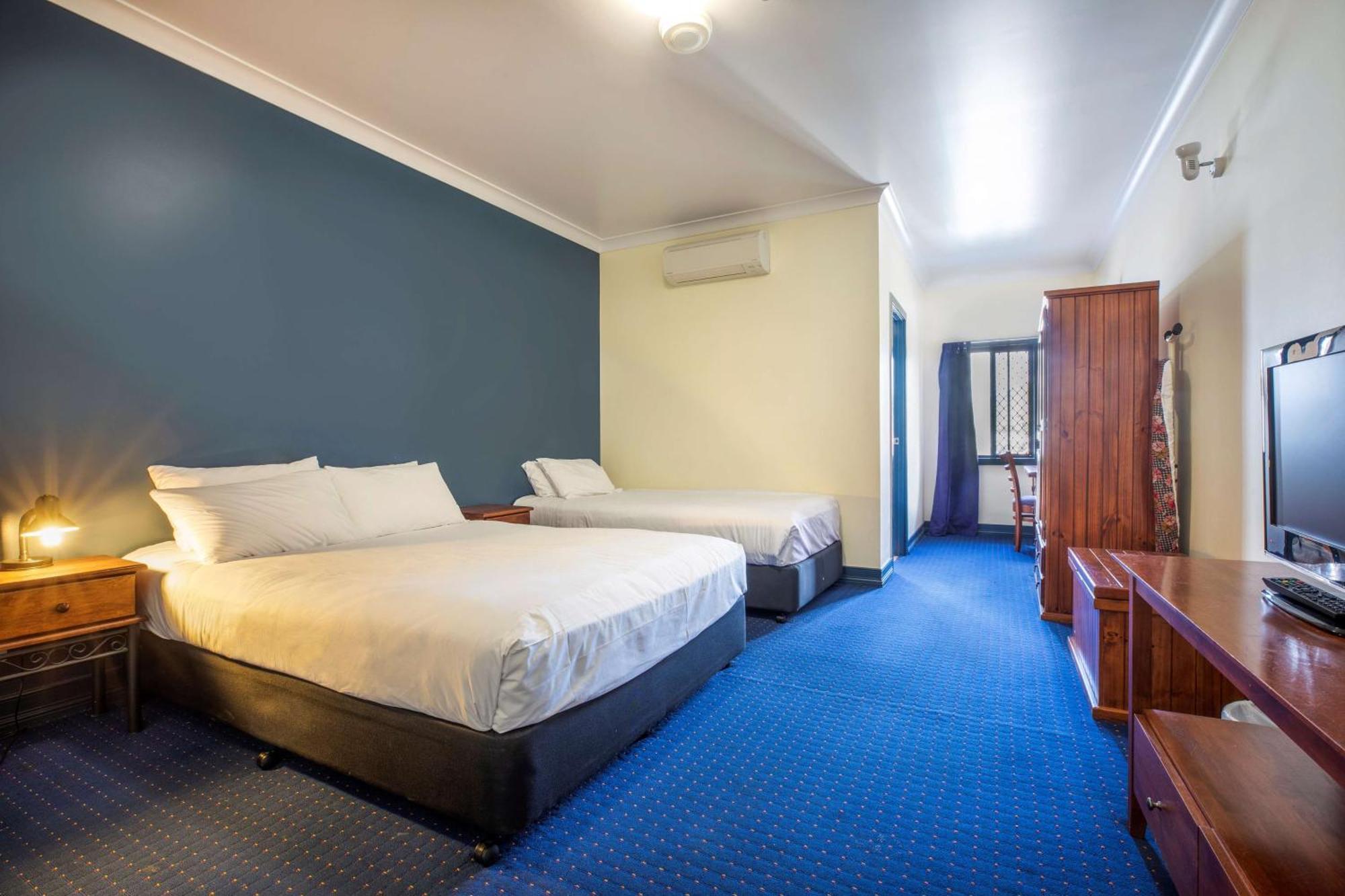 Hotel Nightcap At 3*